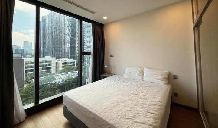 3-Bedroom Apartment Vinhomes Golden River District 1 - $2,462/month 121sqm 2,462 USD/month