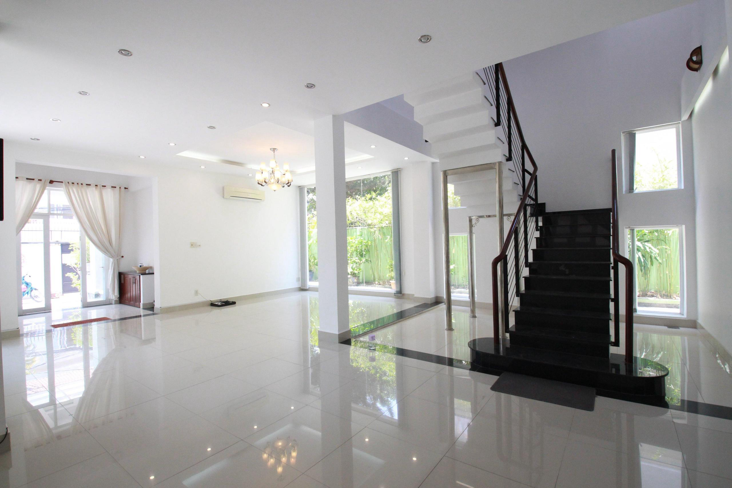 Villa for Rent in Thao Dien, District 2 450sqm 4,300 USD/month