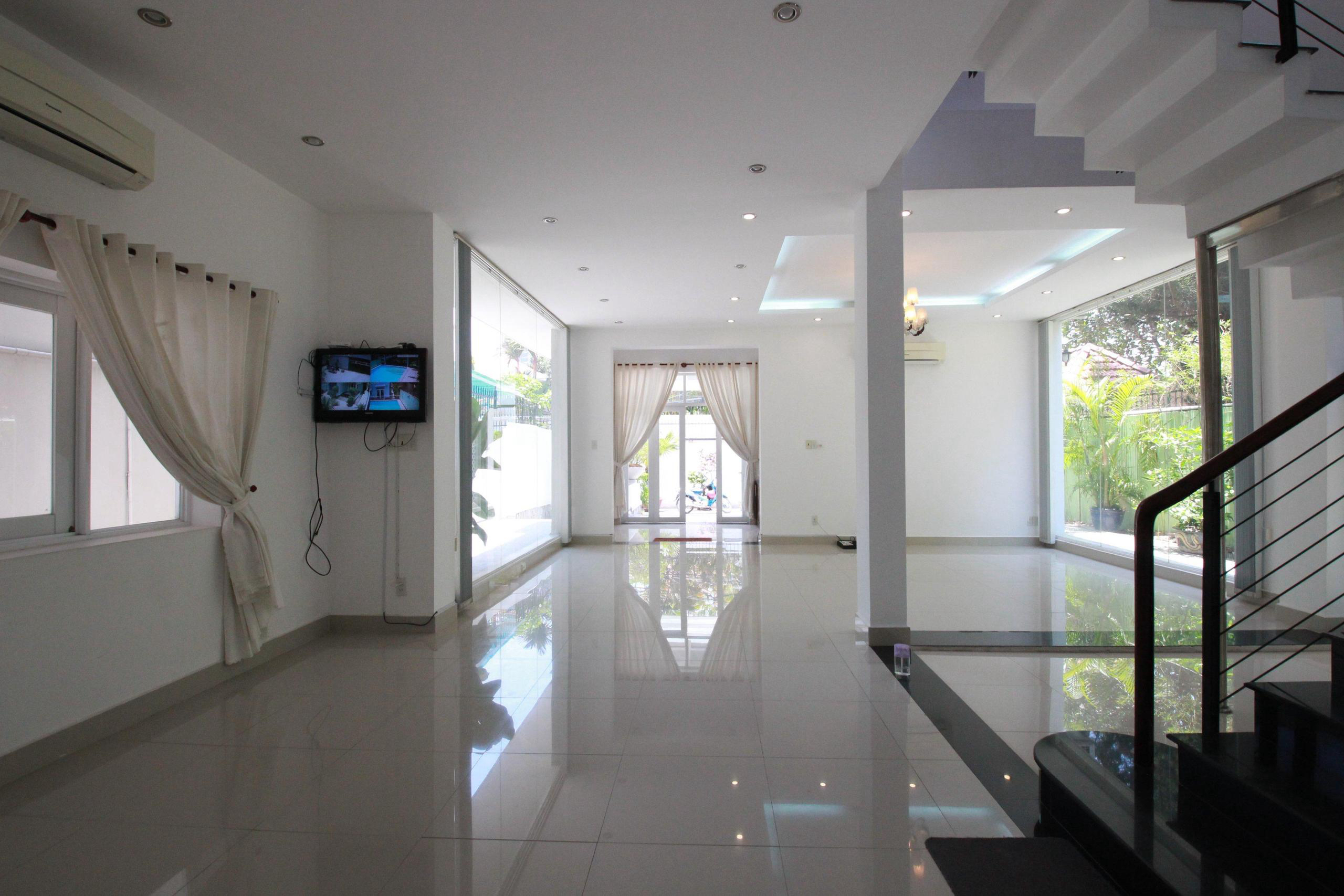 Villa for Rent in Thao Dien, District 2 450sqm 4,300 USD/month
