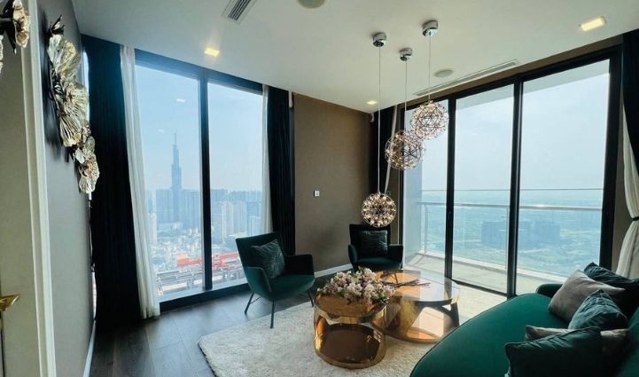 4-Bedroom Luxury Apartment Vinhomes Golden River - $4,100/month 157sqm 4,100 /month