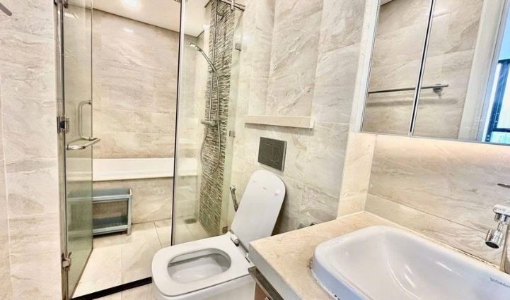 2-Bedroom Apartment Vinhomes Golden River, District 1 - $1,136/month 74sqm 1,136 USD/month