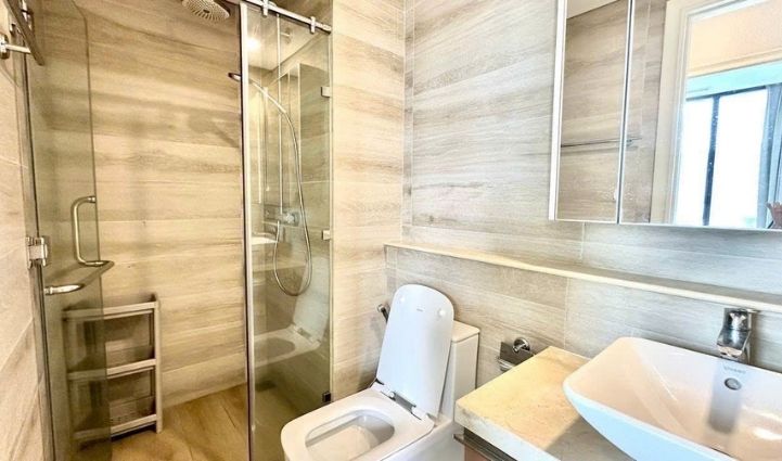 2-Bedroom Apartment Vinhomes Golden River, District 1 - $1,136/month 74sqm 1,136 USD/month