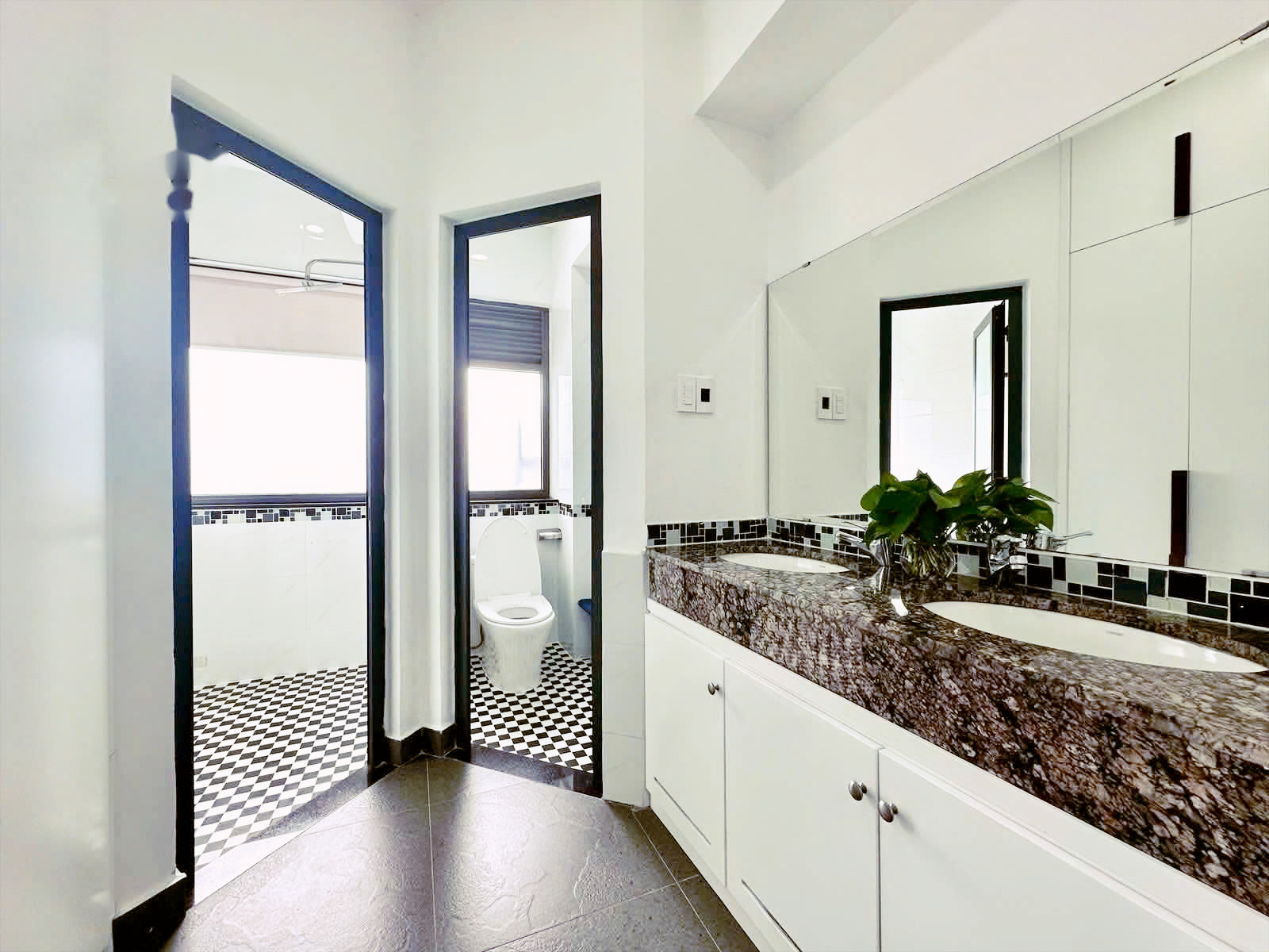 1 Bedroom Apartment for Rent in District 3, $700/month 45sqm 700 USD/month
