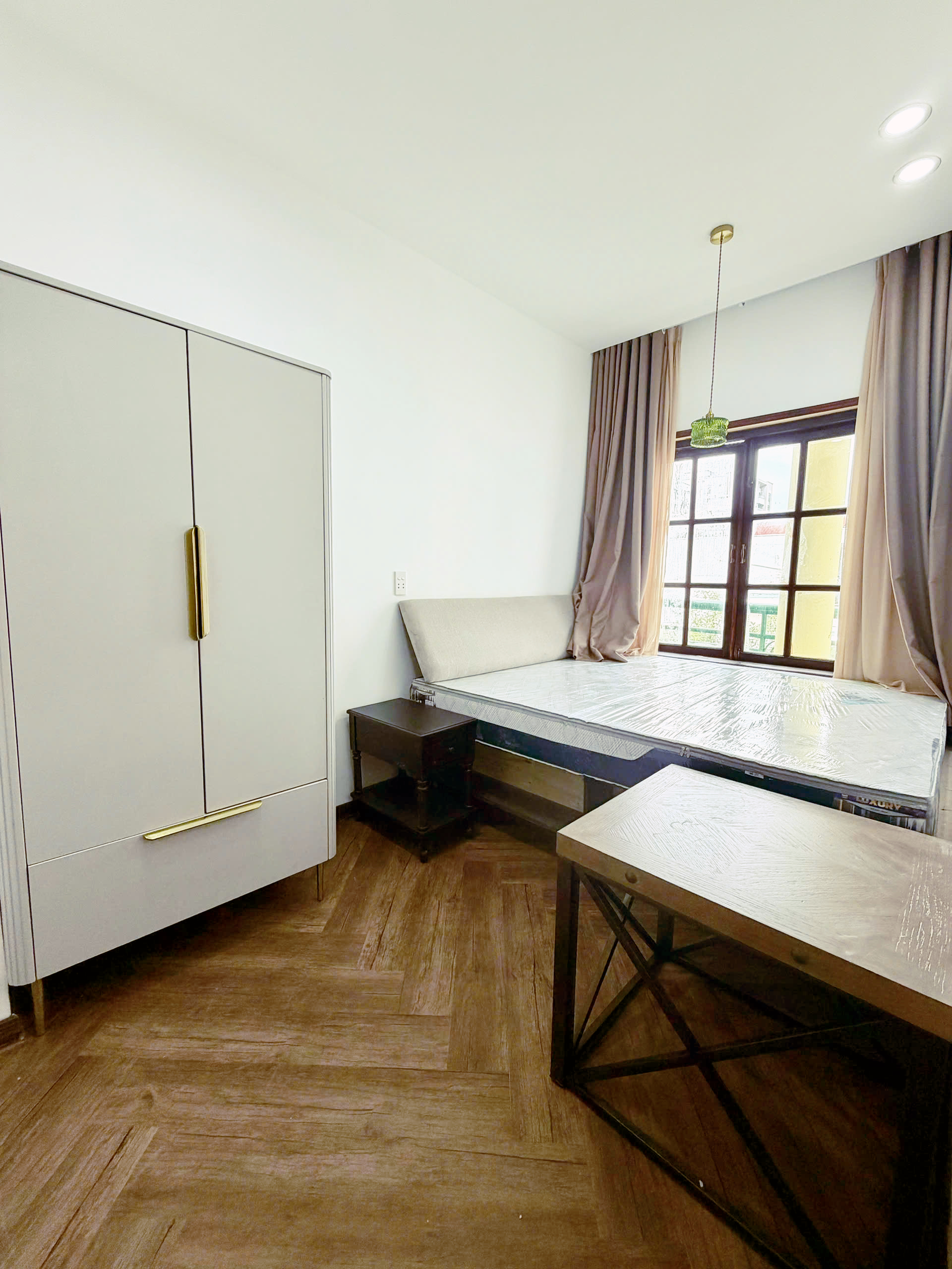 1-Bedroom Serviced Apartment for Rent District 1, $650/month 45sqm 650 USD/month