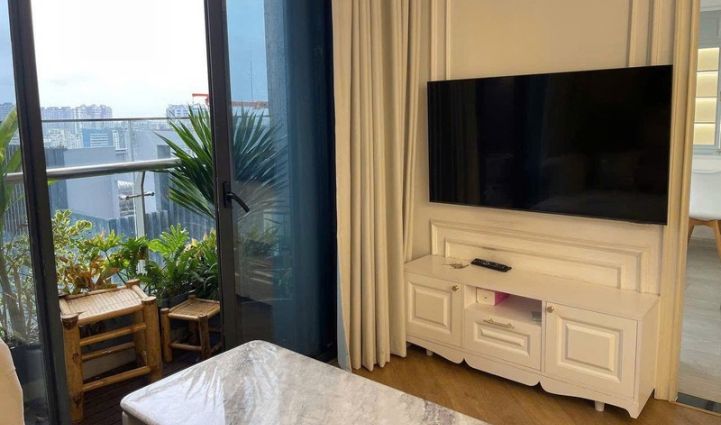 2-Bedroom Luxury Apartment Vinhomes Golden River - $1,136/month 68sqm 1,136 USD/month