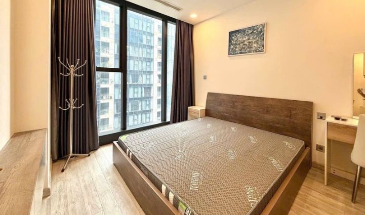 1BR Apartment Vinhomes Golden River, District 1 - $871/month 50sqm 871 USD/month