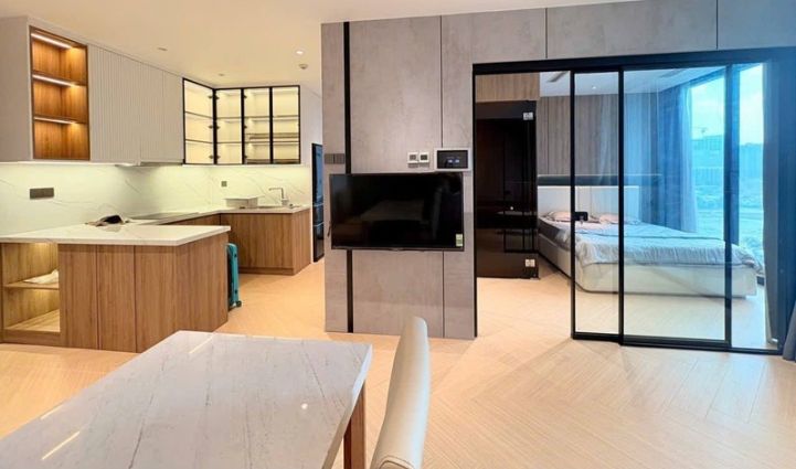 2-Bedroom Apartment Vinhomes Golden River, District 1 - $1,650/month 69sqm 1,650 USD/month