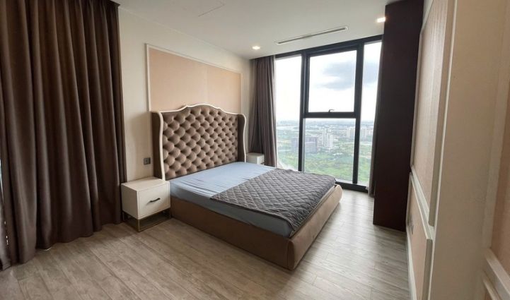 3-Bedroom Luxury Apartment Vinhomes Golden River, District 1 - $2,083/month 126sqm 2,083 USD/month