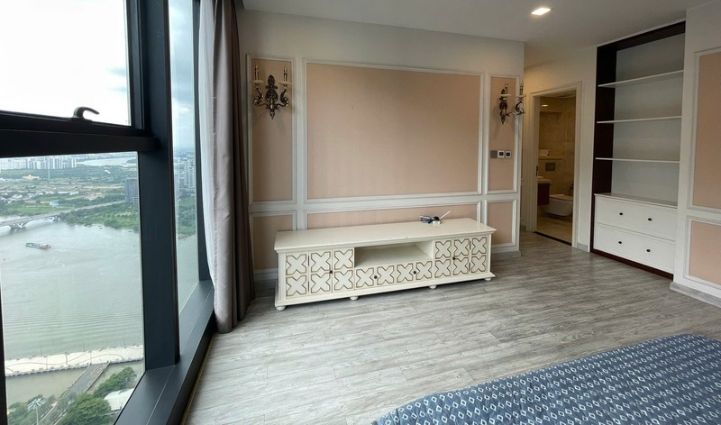 3-Bedroom Luxury Apartment Vinhomes Golden River, District 1 - $2,083/month 126sqm 2,083 USD/month