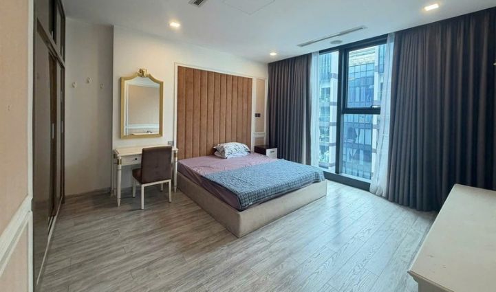 3-Bedroom Luxury Apartment Vinhomes Golden River, District 1 - $2,083/month 126sqm 2,083 USD/month