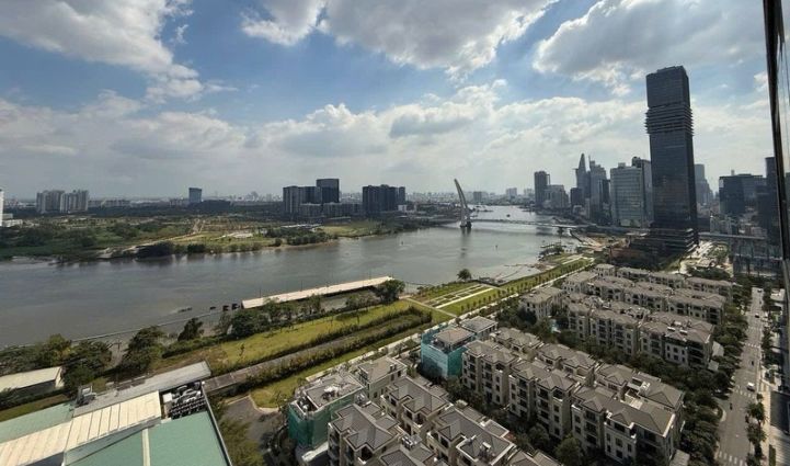 3-Bedroom Apartment Vinhomes Golden River District 1 - $2,083/month 119sqm 2,083 USD/month