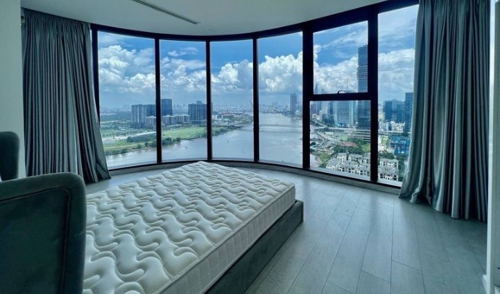 3-Bedroom Apartment Vinhomes Golden River, District 1 - $3,030/month 121sqm 3,030 USD/month