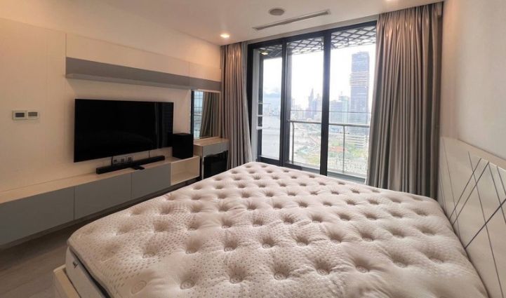 3-Bedroom Apartment Vinhomes Golden River, District 1 - $3,030/month 121sqm 3,030 USD/month