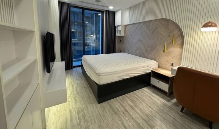 2-Bedroom Apartment Vinhomes Golden River, District 1 - $1,704/month 86sqm 1,704 USD/month