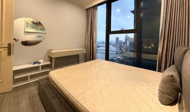 3-Bedroom Apartment Vinhomes Golden River - District 1, $2273/month 122sqm 2,273 USD/month