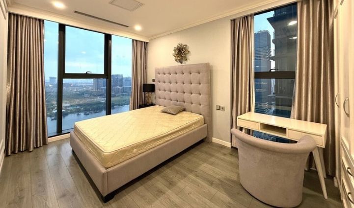 3-Bedroom Apartment Vinhomes Golden River - District 1, $2273/month 122sqm 2,273 USD/month