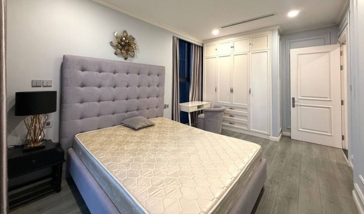 3-Bedroom Apartment Vinhomes Golden River - District 1, $2273/month 122sqm 2,273 USD/month
