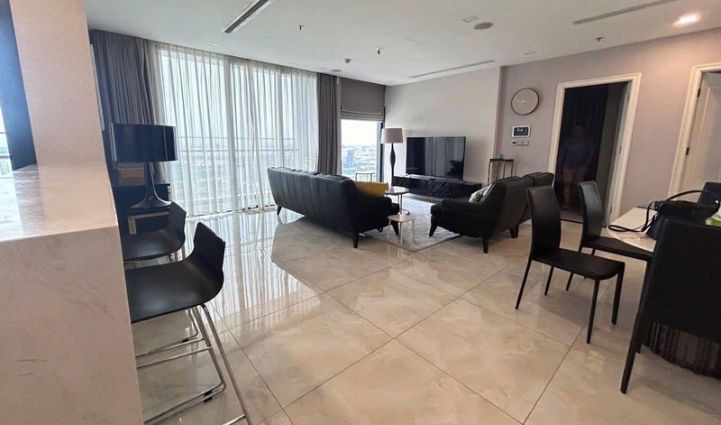 3-Bedroom Apartment Vinhomes Golden River, District 1 - $2,273/month 121sqm 2,273 USD/month