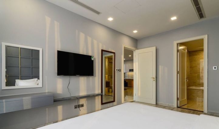 3-Bedroom Apartment Vinhomes Golden River, District 1 - $1,818/month 101sqm 1,818 USD/month