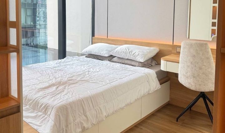 Vinhomes Golden River 1BR Apartment - $1,136/month 50sqm 1,136 USD/month