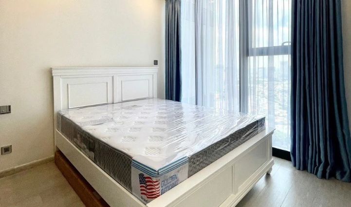 1BR Apartment Vinhomes Golden River, District 1 - $871/month 50sqm 871 USD/month