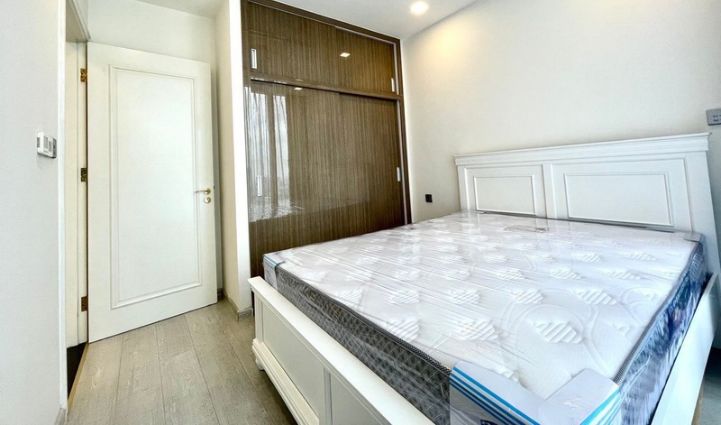 1BR Apartment Vinhomes Golden River, District 1 - $871/month 50sqm 871 USD/month