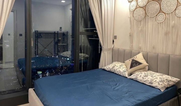 2-Bedroom Luxury Apartment Vinhomes Golden River - $1,136/month 72sqm 1,136 USD/month