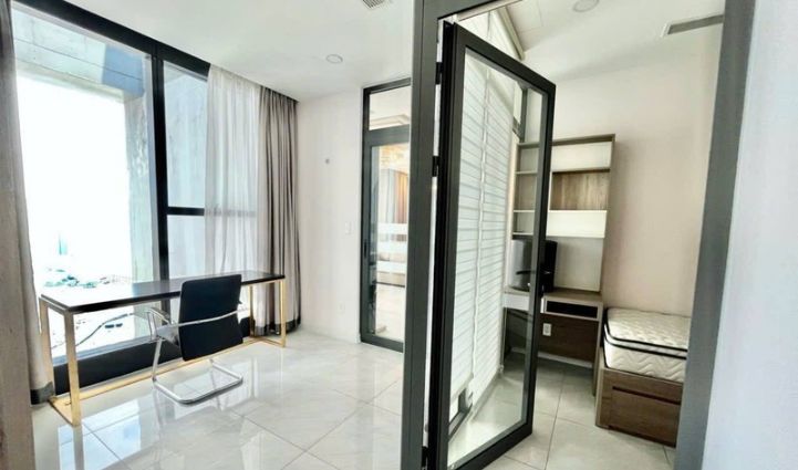 3-Bedroom Luxury Apartment Vinhomes Golden River - $3,000/month 157sqm 3,000 USD/month
