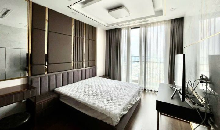 3-Bedroom Luxury Apartment Vinhomes Golden River - $3,000/month 157sqm 3,000 USD/month