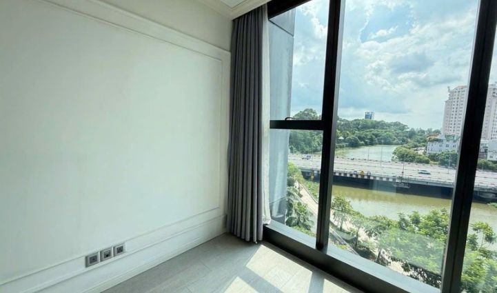 3-Bedroom Luxury Apartment Vinhomes Golden River - $1,894/month 105sqm 1,894 USD/month
