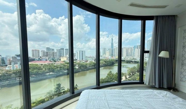 3-Bedroom Luxury Apartment Vinhomes Golden River - $1,894/month 105sqm 1,894 USD/month