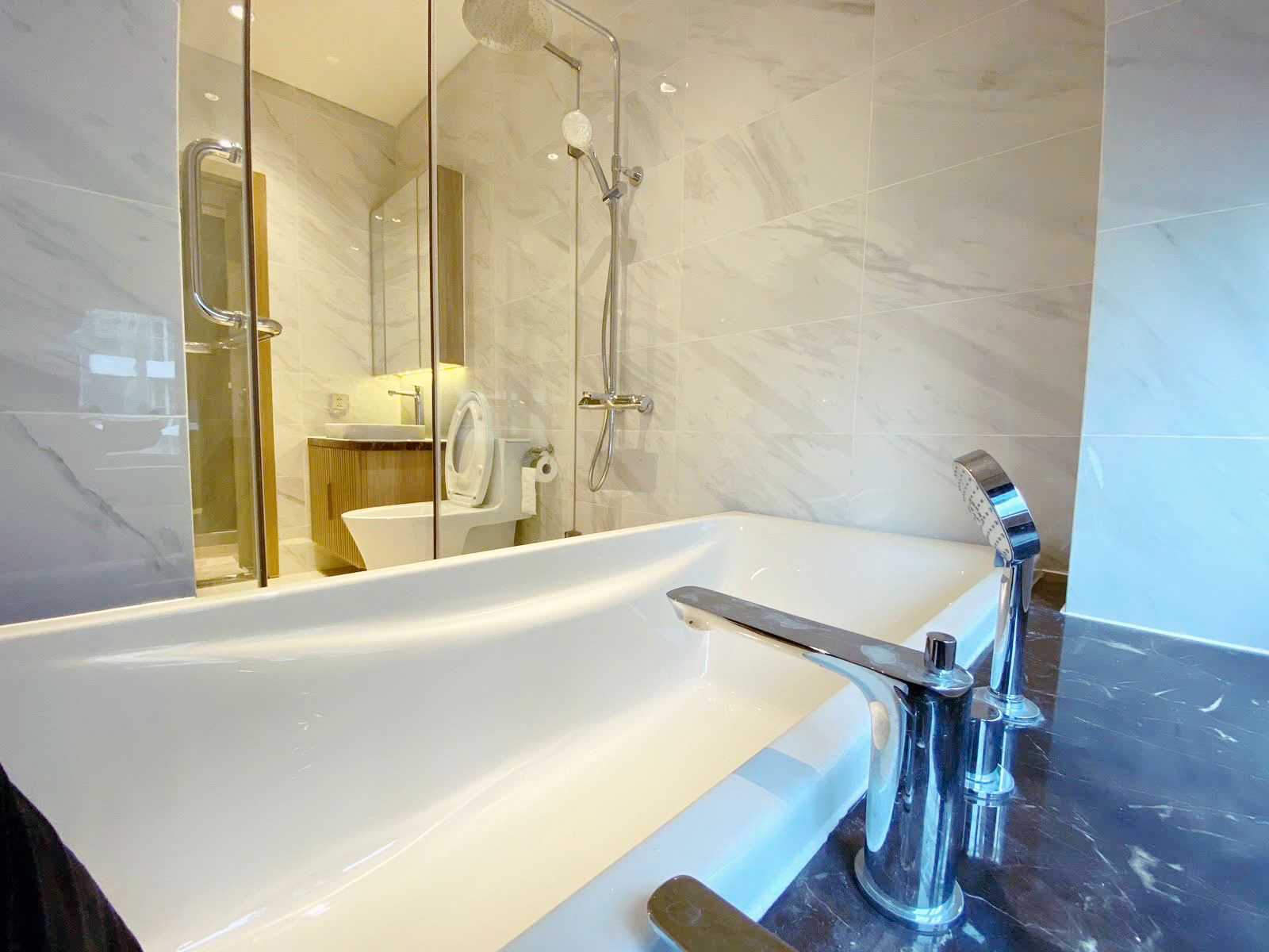 Penthouse for Rent Vinhomes Central Park Binh Thanh, HCMC 180sqm 3,500 USD/month