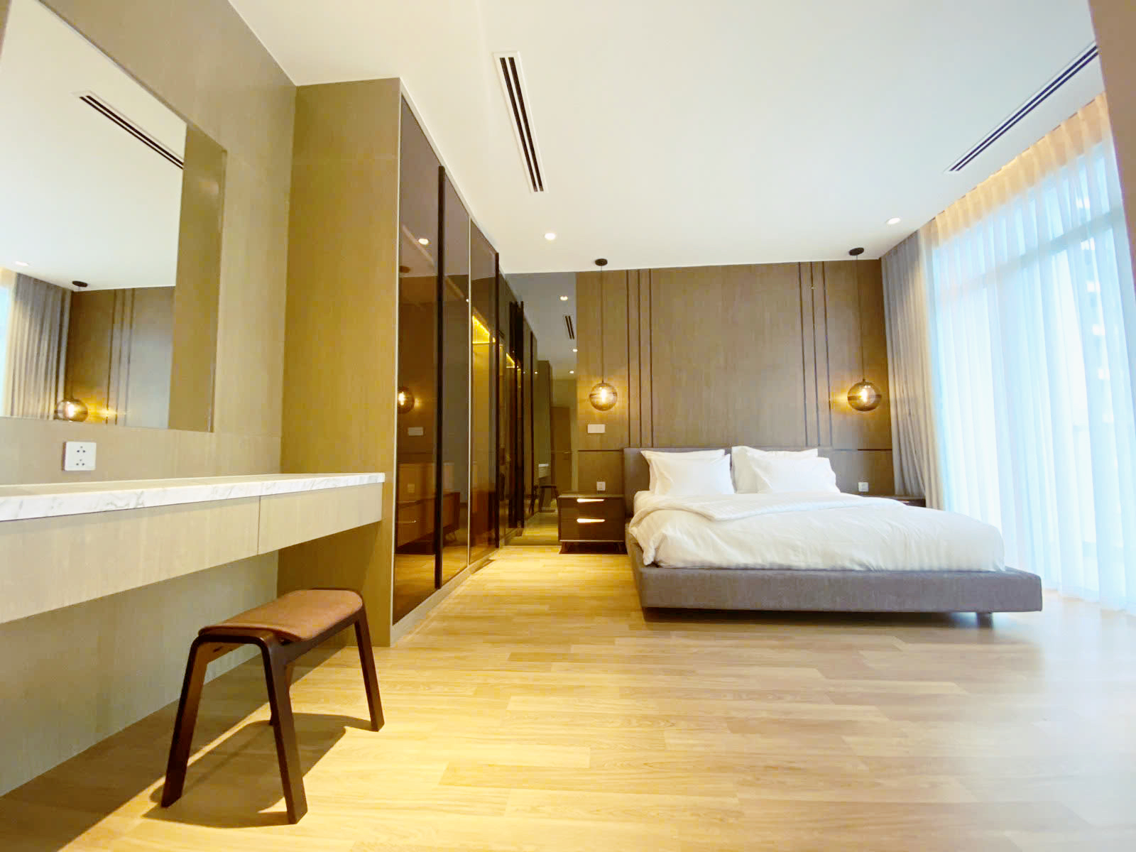 Penthouse for Rent Vinhomes Central Park Binh Thanh, HCMC 180sqm 3,500 USD/month