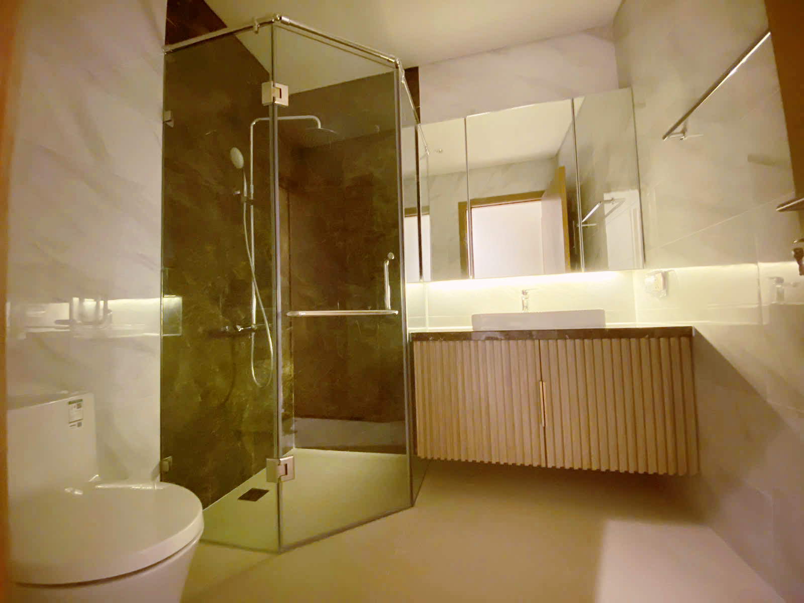Penthouse for Rent Vinhomes Central Park Binh Thanh, HCMC 180sqm 3,500 USD/month