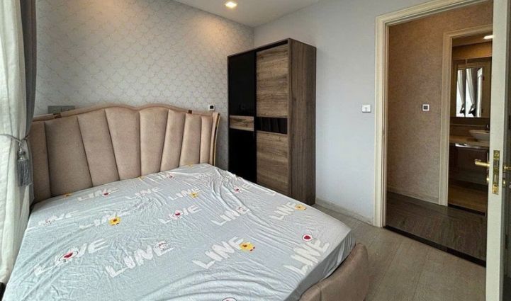 Vinhomes Golden River Apartments for Rent: 2BR with Landmark 81 View 72sqm 1,326 USD/month