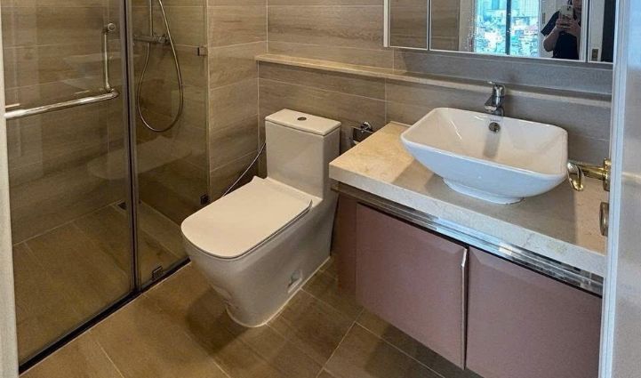 Vinhomes Golden River Apartments for Rent: 2BR with Landmark 81 View 72sqm 1,326 USD/month