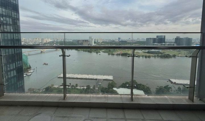 3-Bedroom Luxury Apartment Vinhomes Golden River District 1 - $3,409 121sqm 3,409 USD/month