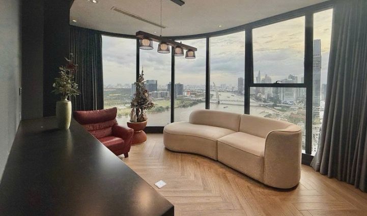 3-Bedroom Luxury Apartment Vinhomes Golden River District 1 - $3,409 121sqm 3,409 /month