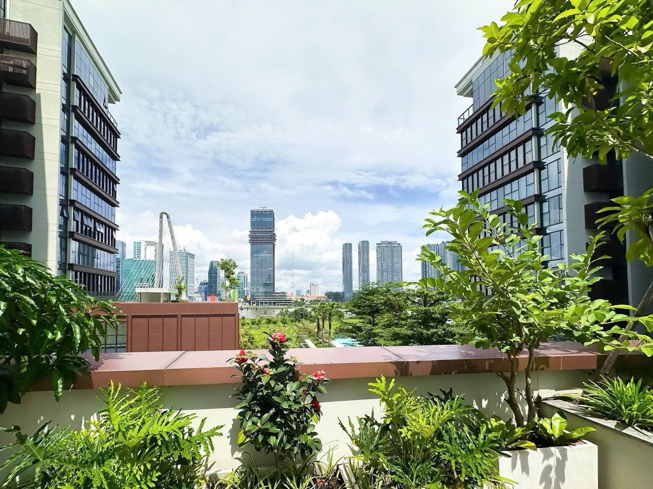 Duplex 4 Bedroom Galleria Apartment For Rent in Thu Thiem, District 2 220sqm 4,000 USD/month