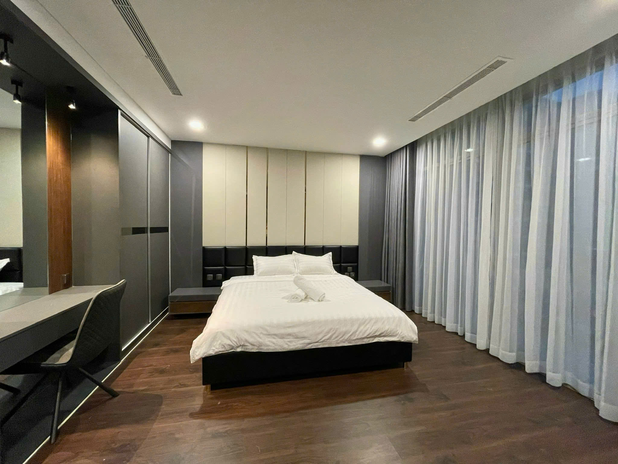 Penthouse for Rent Vinhomes Central Park Binh Thanh HCMC 180sqm 3,500 USD/month