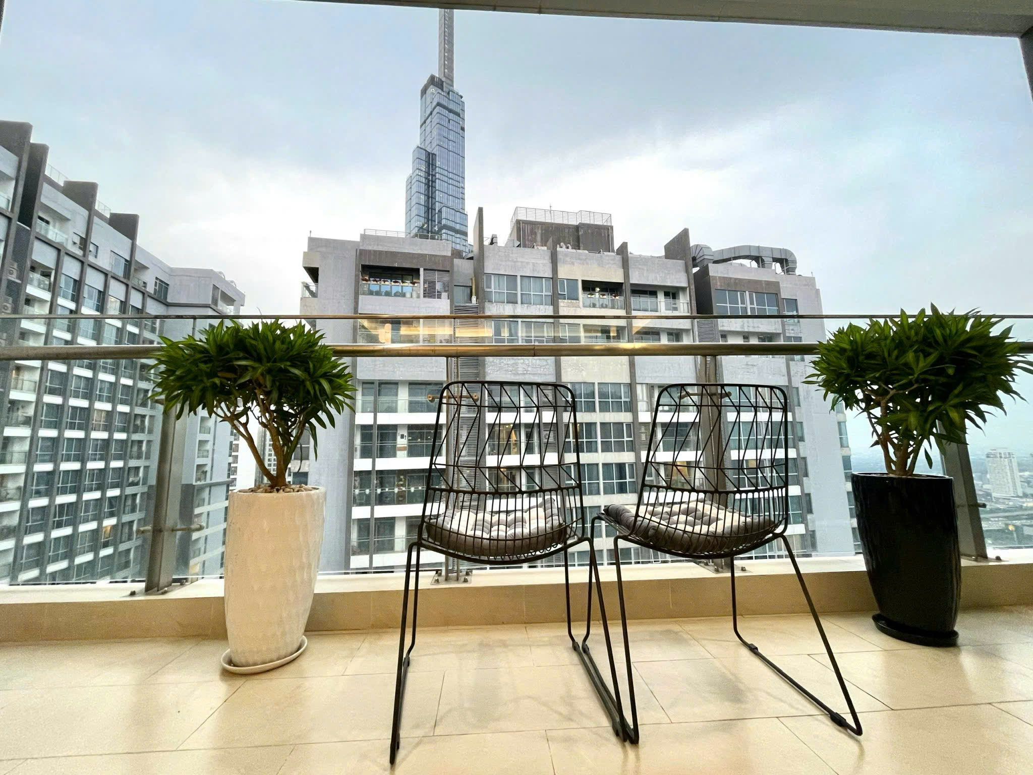 Penthouse for Rent Vinhomes Central Park Binh Thanh HCMC 180sqm 3,500 USD/month