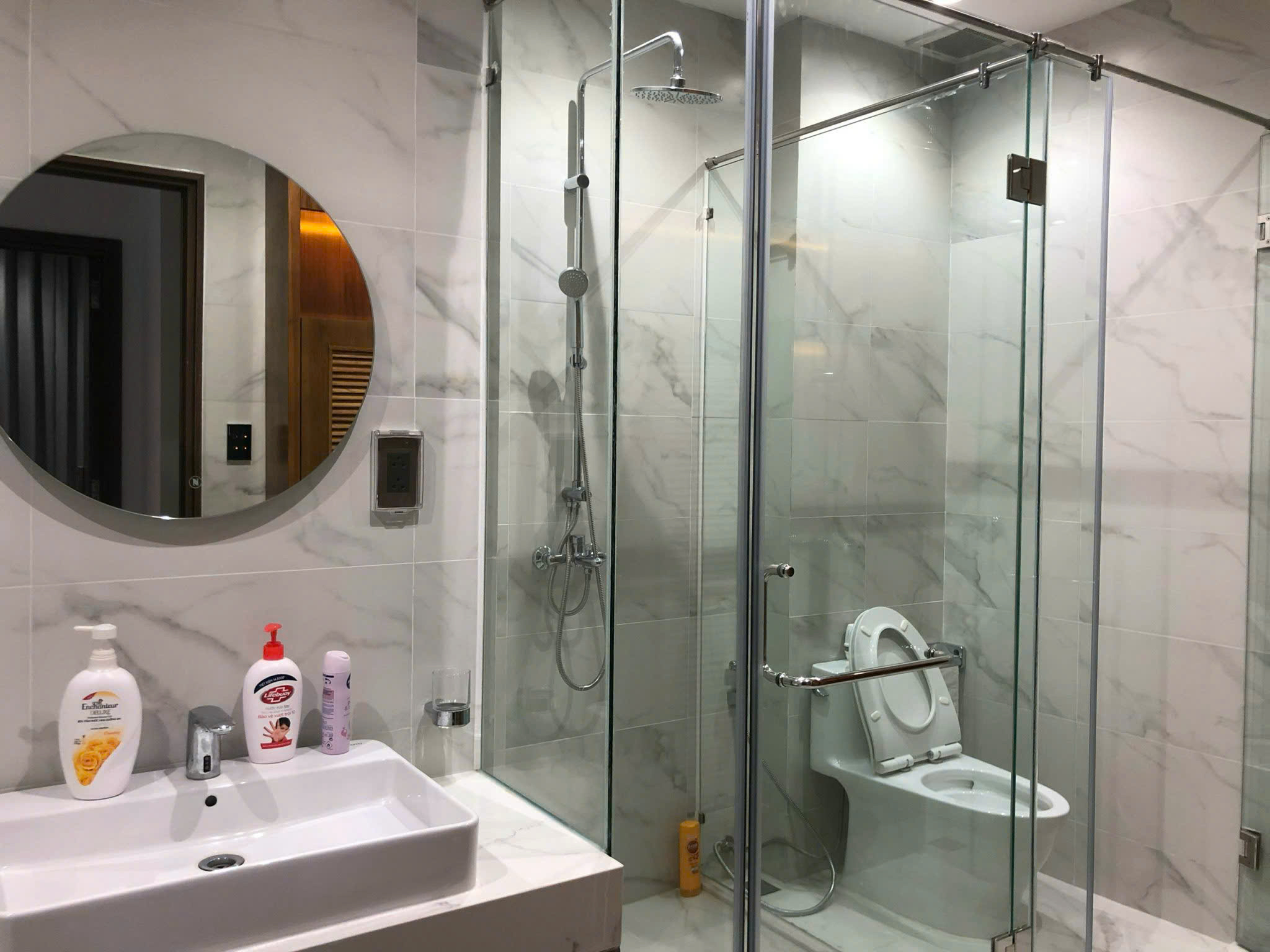Luxury Penthouse Vinhomes Central Park Binh Thanh - $5,300/month 300sqm 5,300 USD/month