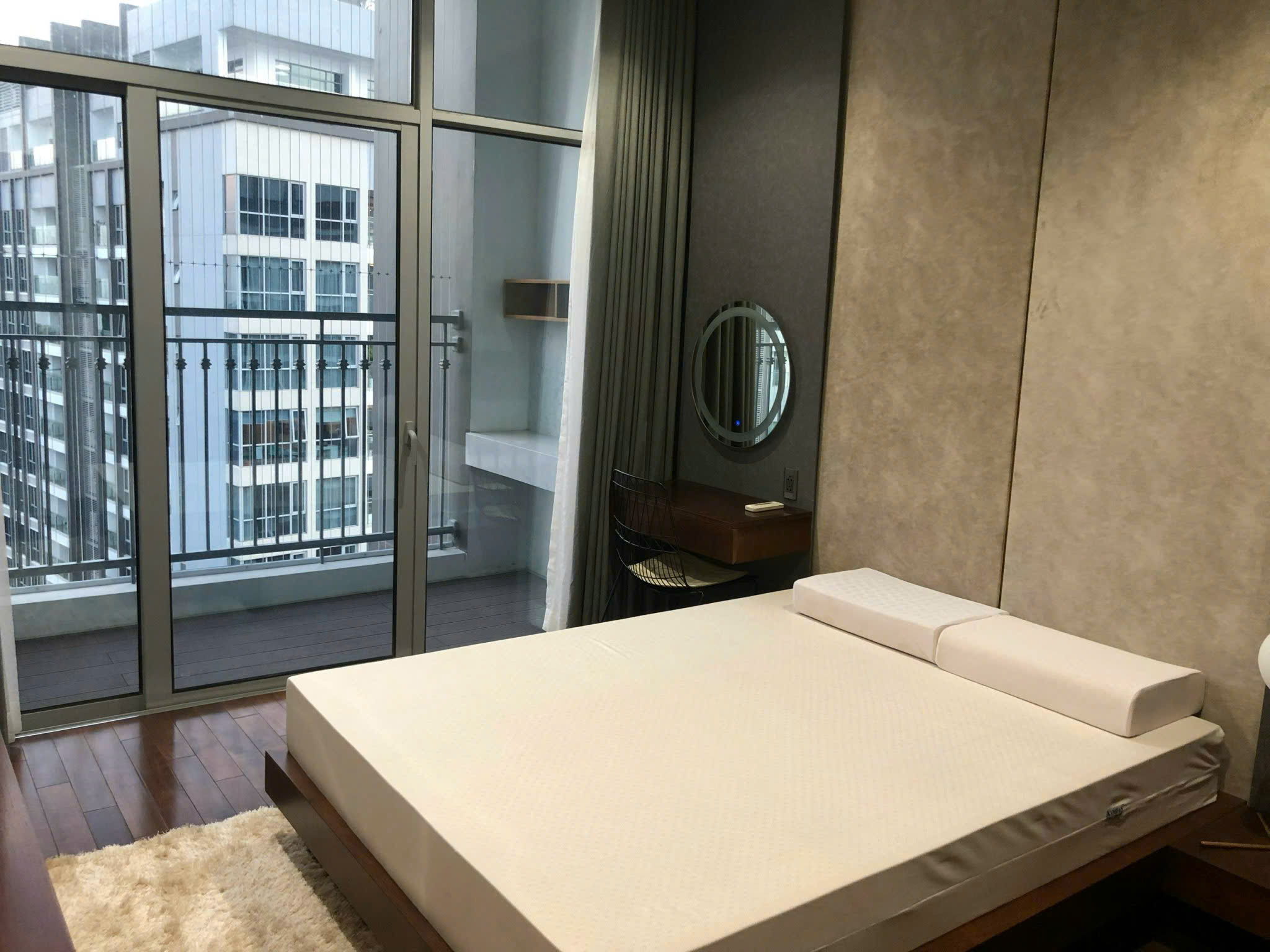 Luxury Penthouse Vinhomes Central Park Binh Thanh - $5,300/month 300sqm 5,300 USD/month
