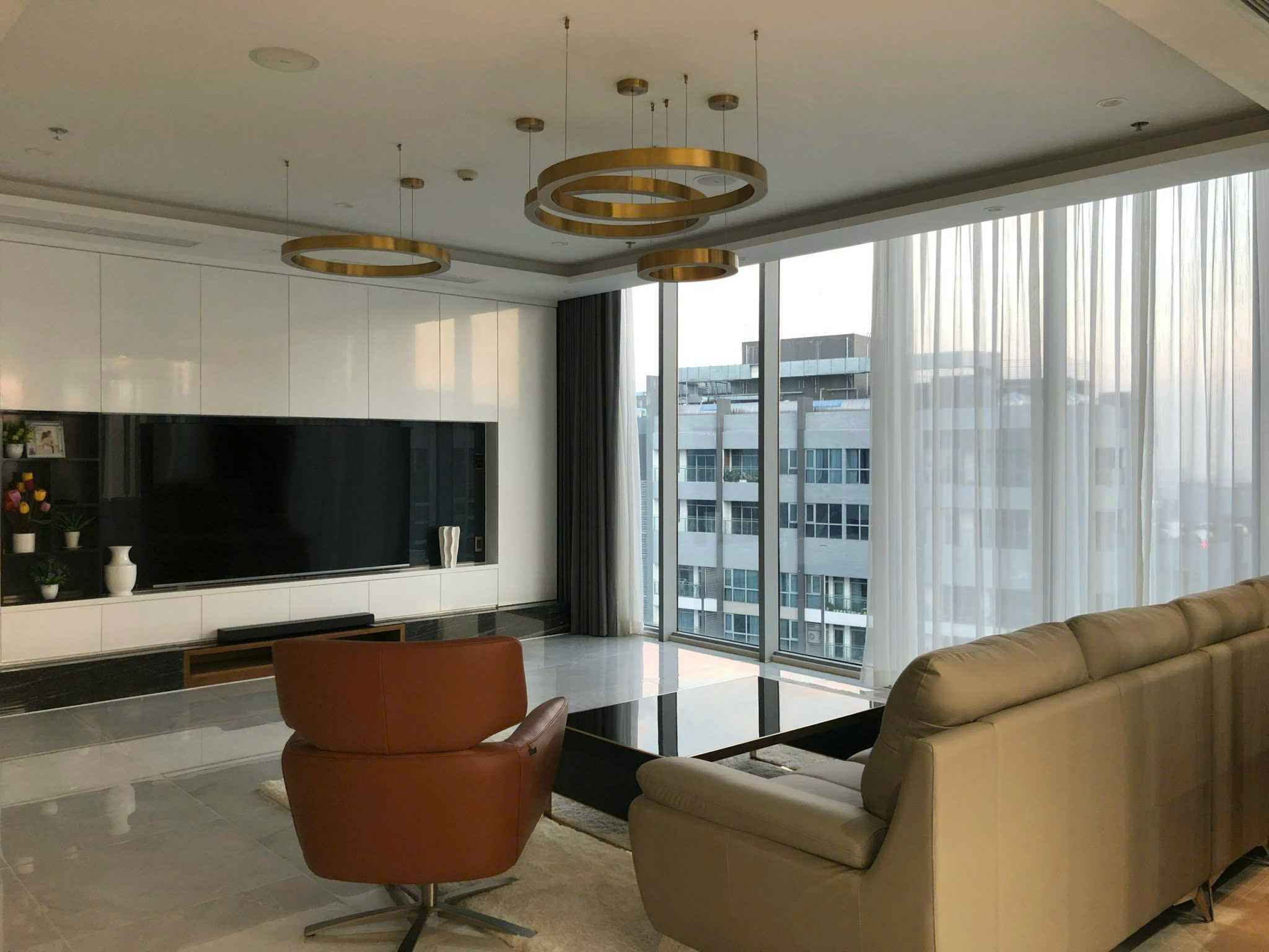 Luxury Penthouse Vinhomes Central Park Binh Thanh - $5,300/month 300sqm 5,300 /month