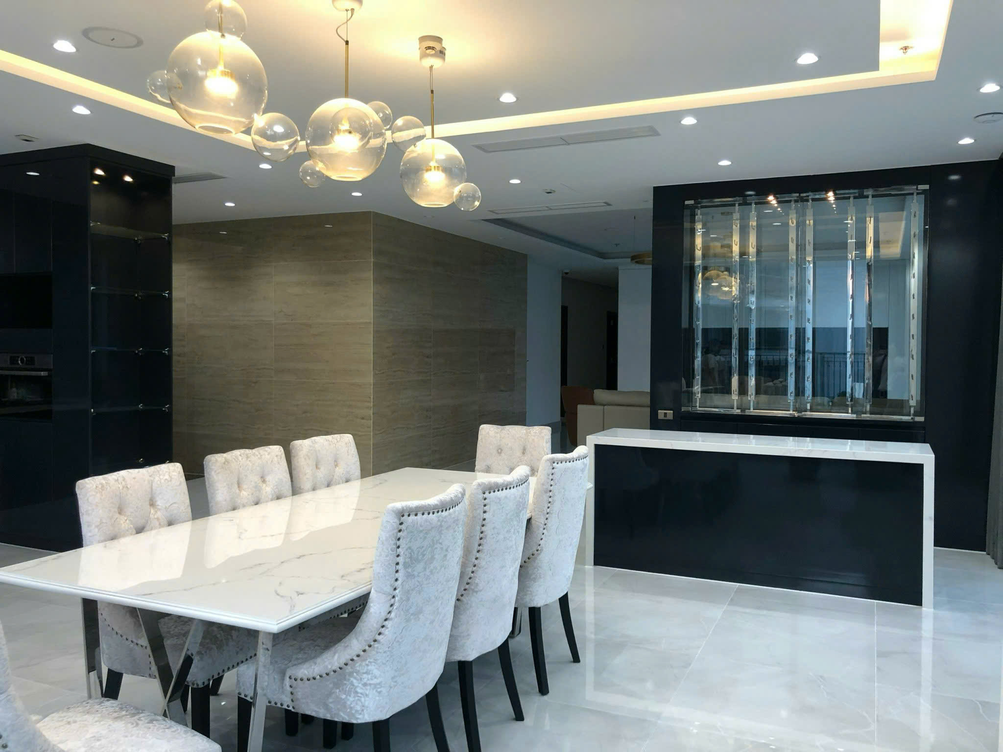 Luxury Penthouse Vinhomes Central Park Binh Thanh - $5,300/month 300sqm 5,300 USD/month