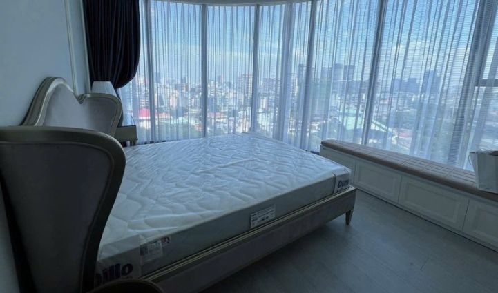 3-Bedroom Apartment Vinhomes Golden River, District 1- $1,818/month 101sqm 1,818 USD/month