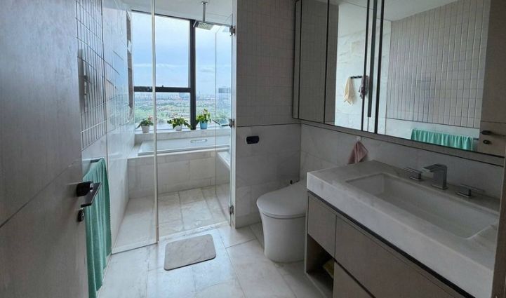 Grand Marina Saigon 1-Bed Apartment - $2,462/month 63sqm 2,462 USD/month