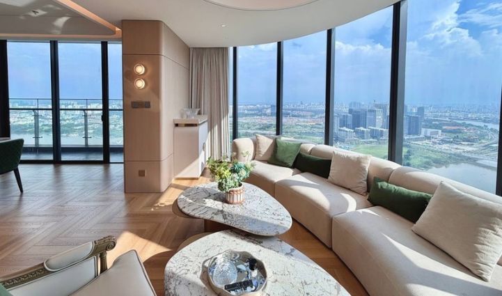 4-Bedroom Apartment Vinhomes Golden River, District 1 - $5,682/month 160sqm 5,682 USD/month