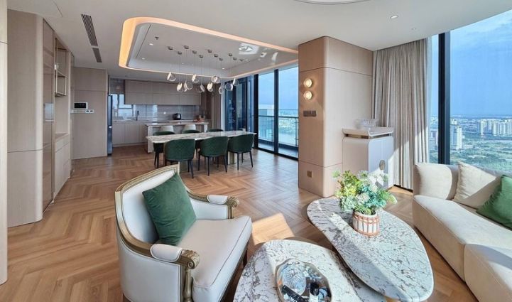 4-Bedroom Apartment Vinhomes Golden River, District 1 - $5,682/month 160sqm 5,682 USD/month