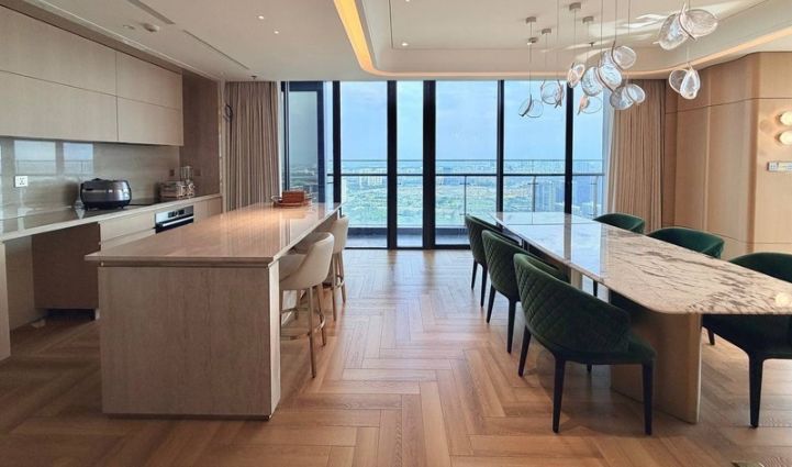 4-Bedroom Apartment Vinhomes Golden River, District 1 - $5,682/month 160sqm 5,682 USD/month